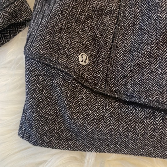 Size 6 Lululemon Half Zip Sweater - Picture 5 of 5
